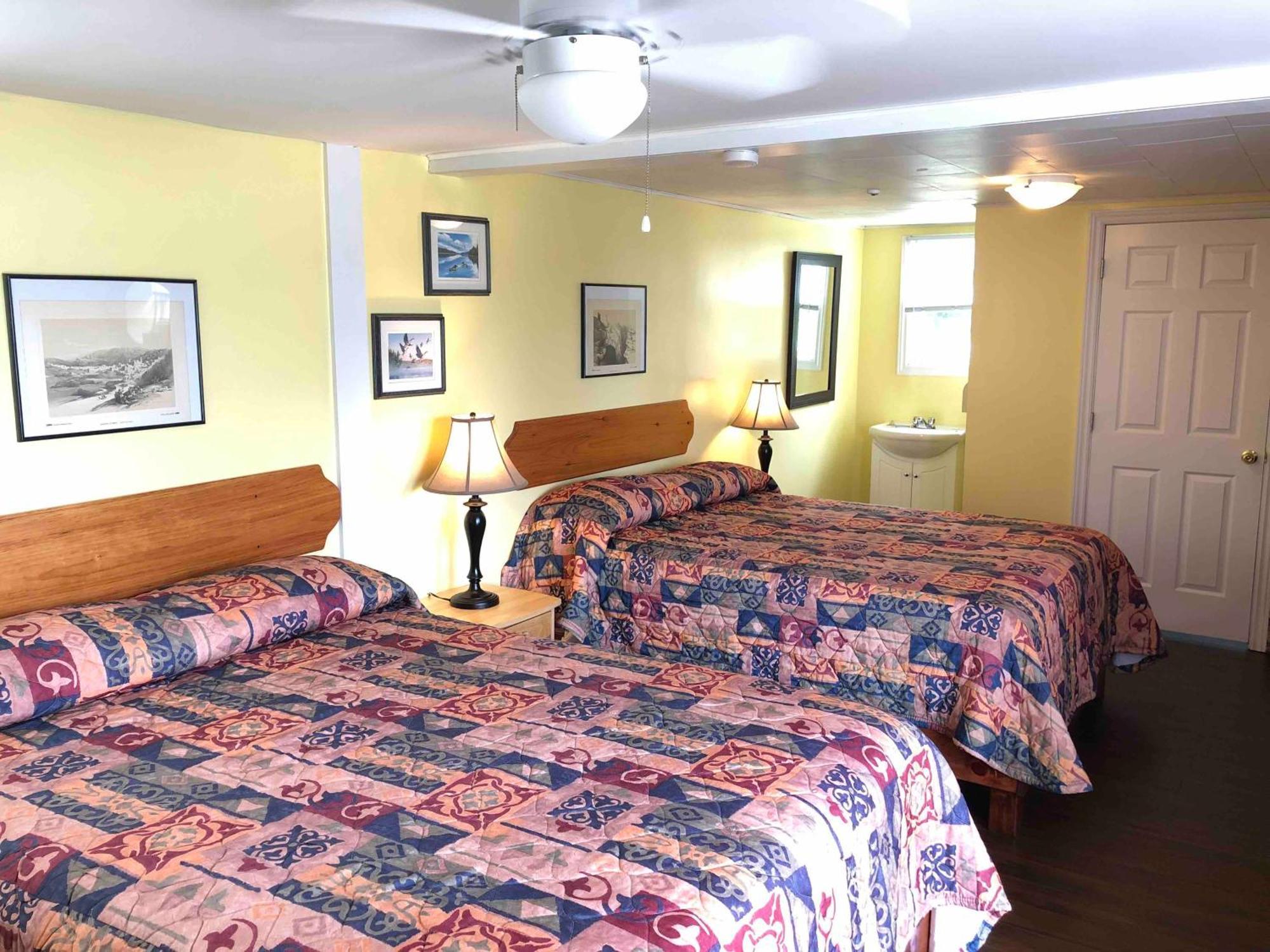 Lakelawn B&B And Motel Yarmouth Ngoại thất bức ảnh