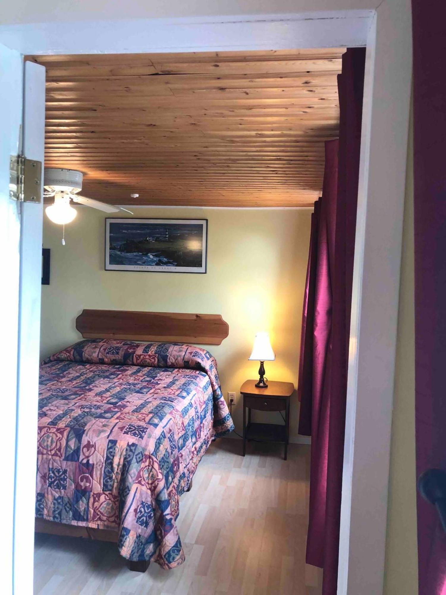 Lakelawn B&B And Motel Yarmouth Ngoại thất bức ảnh