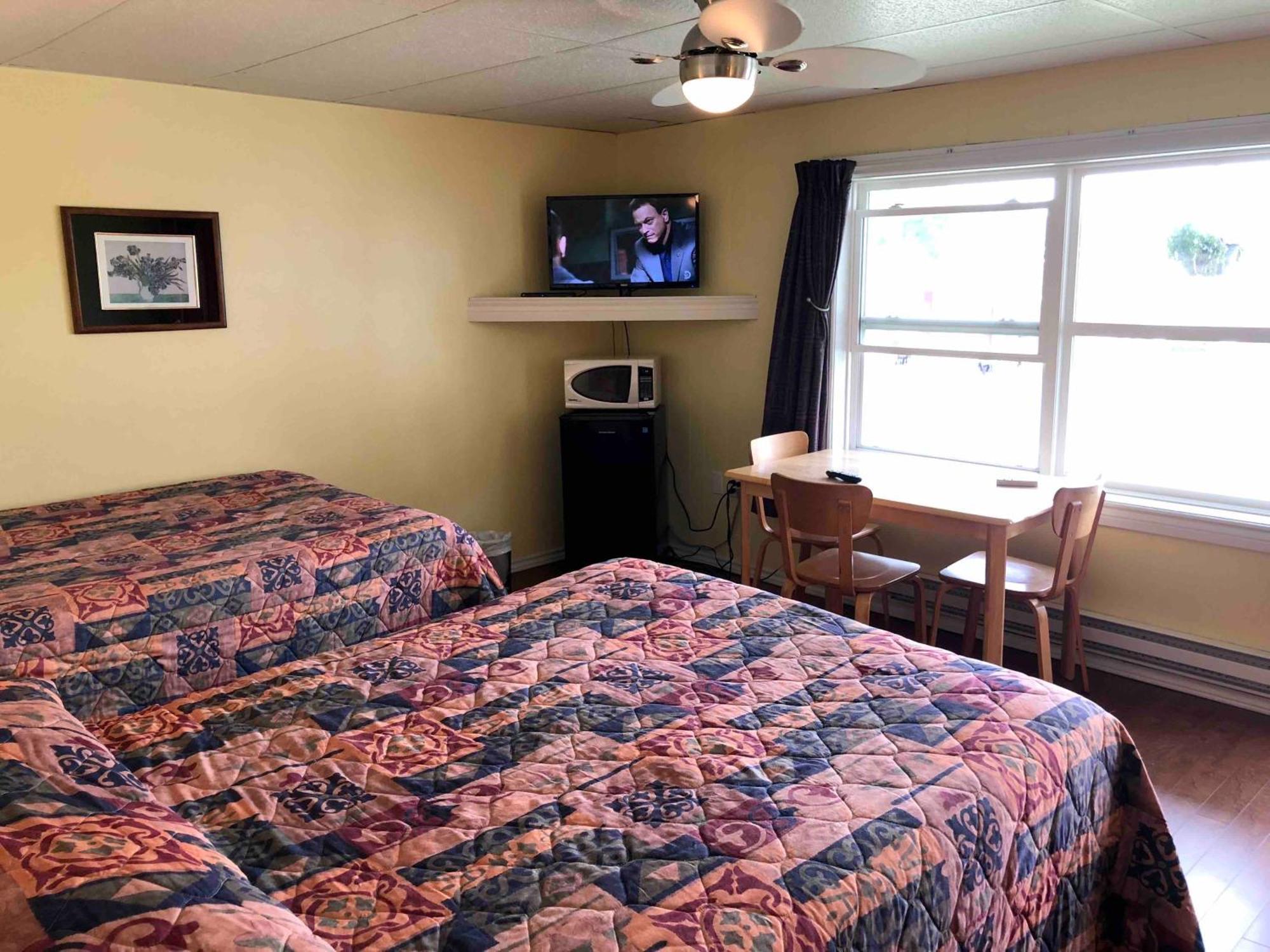 Lakelawn B&B And Motel Yarmouth Ngoại thất bức ảnh