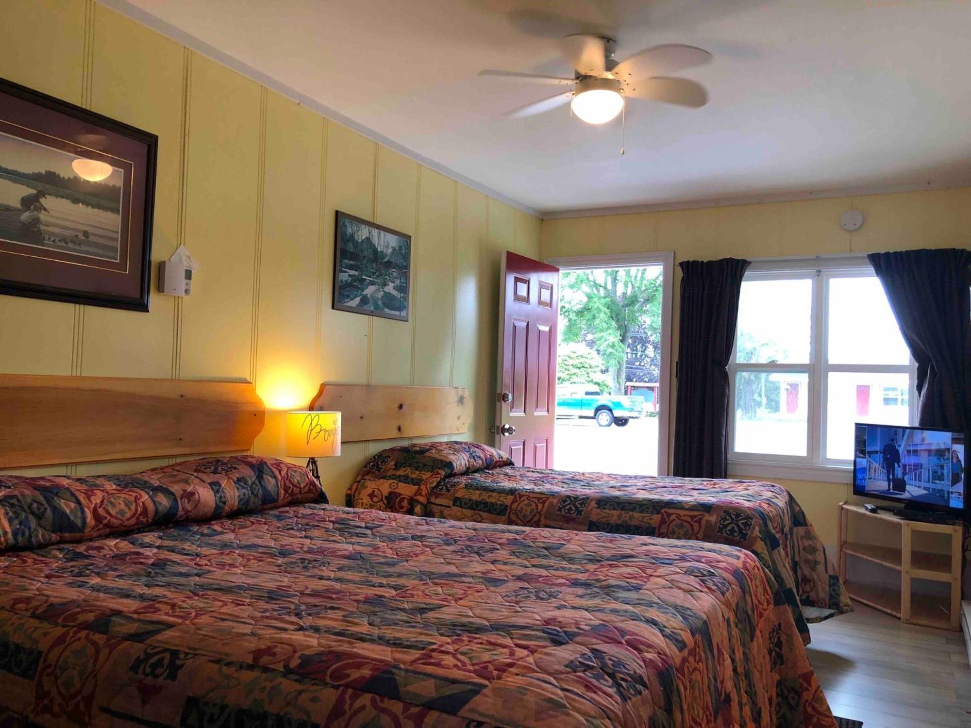 Lakelawn B&B And Motel Yarmouth Ngoại thất bức ảnh