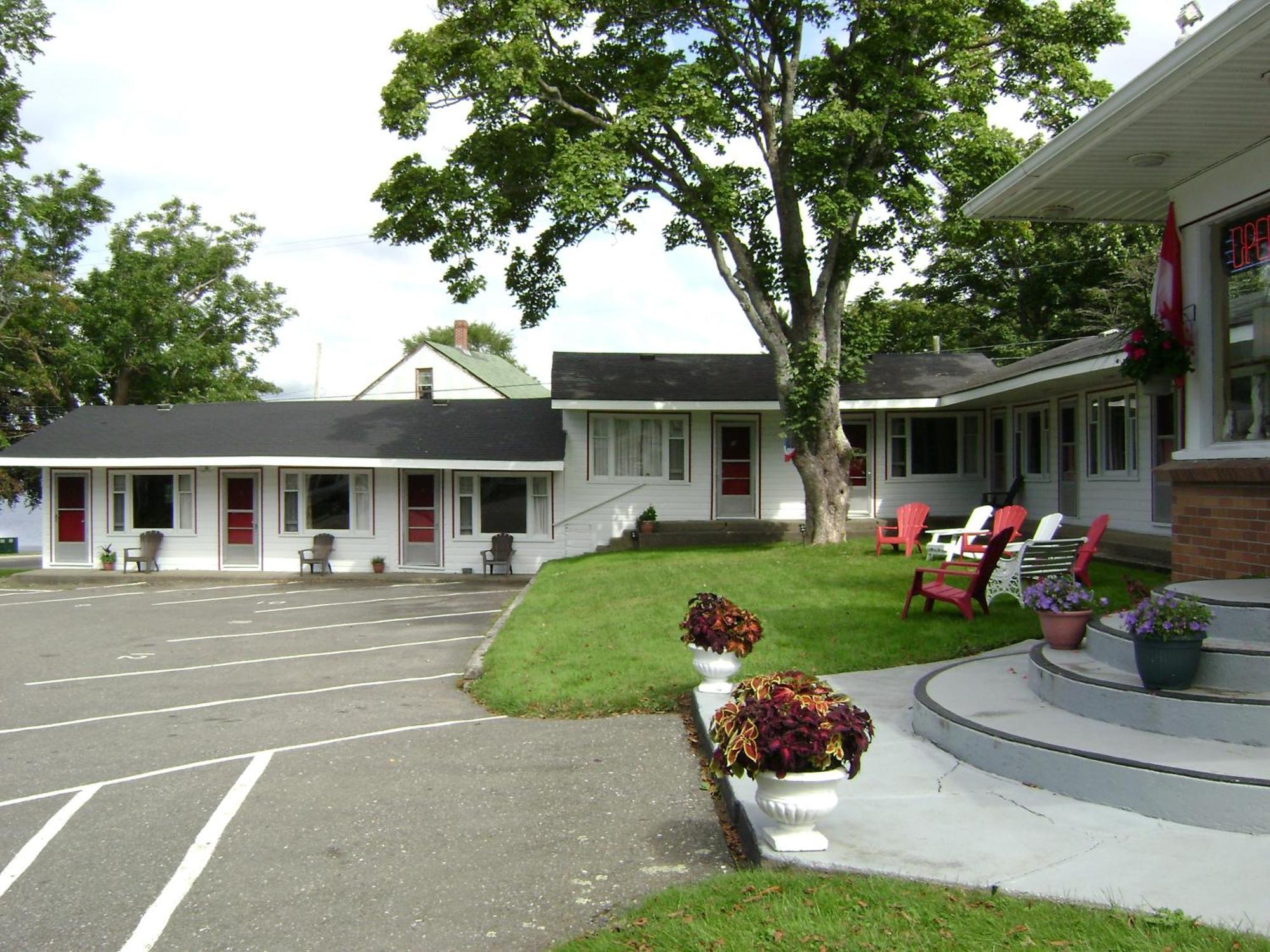Lakelawn B&B And Motel Yarmouth Ngoại thất bức ảnh