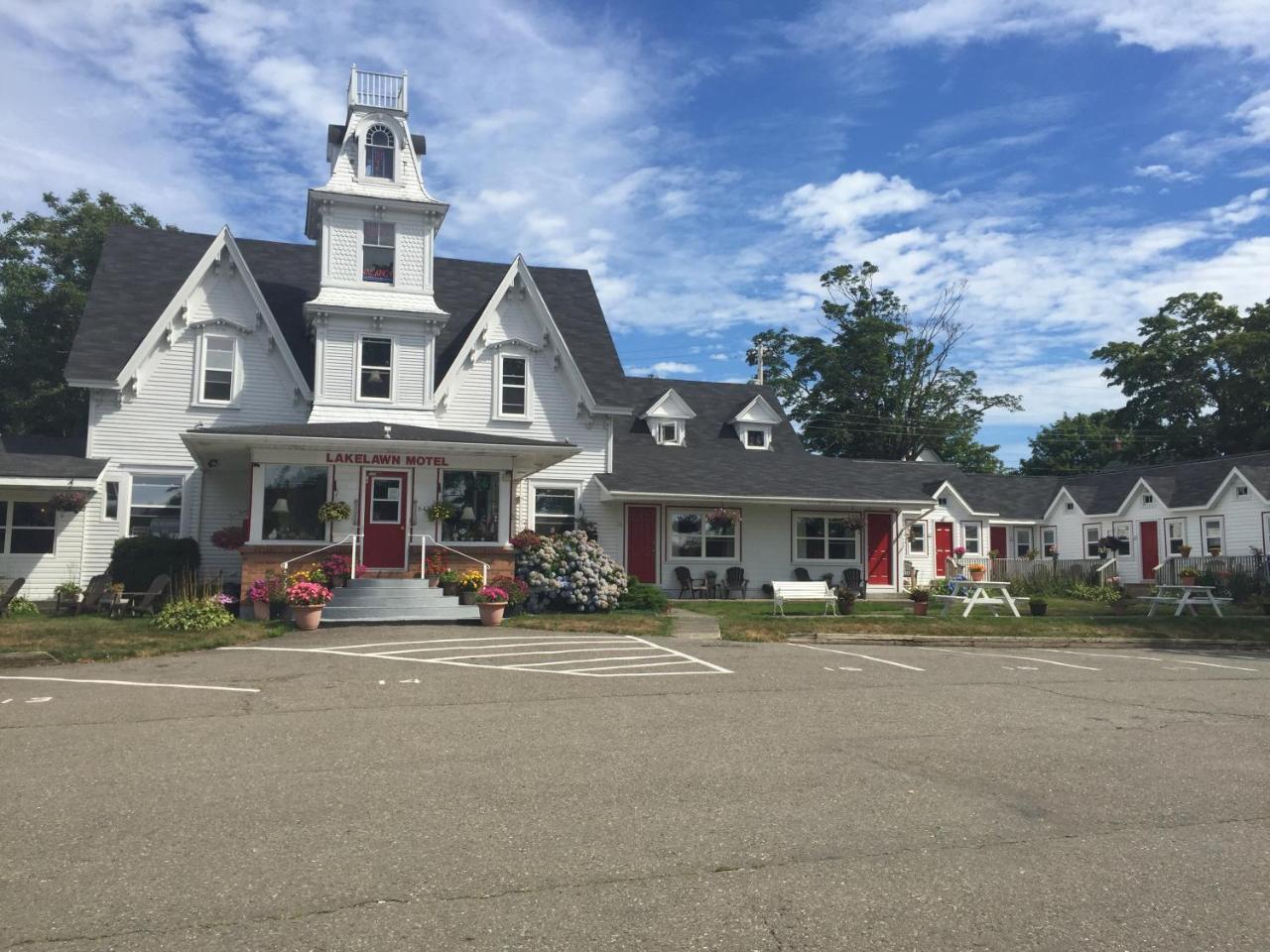 Lakelawn B&B And Motel Yarmouth Ngoại thất bức ảnh